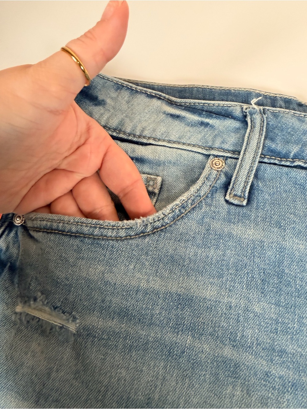 SILVER JEANS Boyfriend Mid-rise Shorts NWT - Picture 4 of 9
